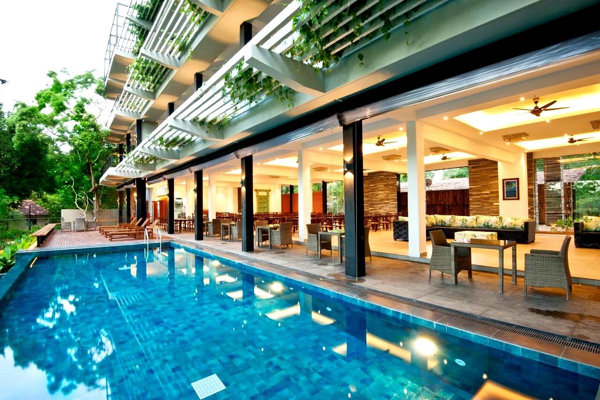 the-lake-forest-hotel-10