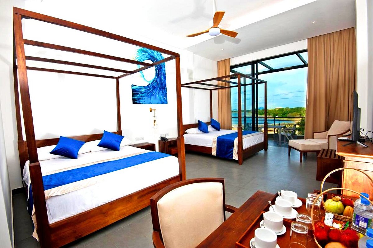 the-lake-forest-hotel-2